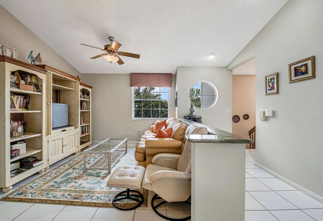 7384 Lake Meadow Way 201, Boynton Beach, FL 33437