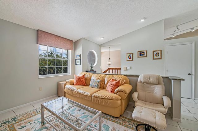 7384 Lake Meadow Way 201, Boynton Beach, FL 33437