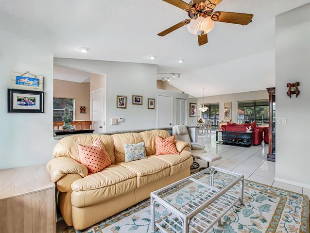 7384 Lake Meadow Way 201, Boynton Beach, FL 33437