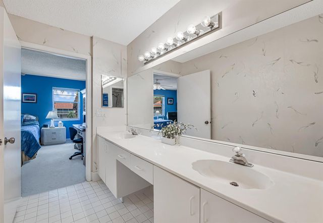 7384 Lake Meadow Way 201, Boynton Beach, FL 33437