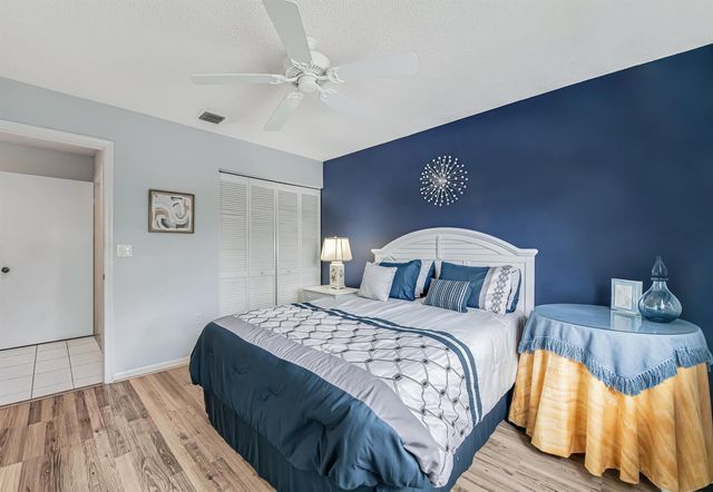 7384 Lake Meadow Way 201, Boynton Beach, FL 33437