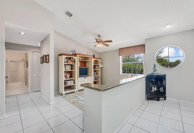 7384 Lake Meadow Way 201, Boynton Beach, FL 33437