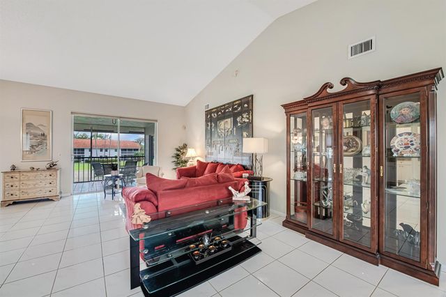 7384 Lake Meadow Way 201, Boynton Beach, FL 33437