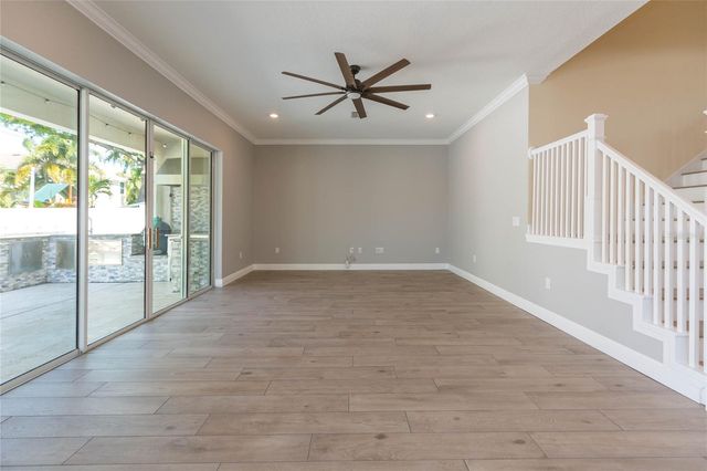 3621 W DE LEON STREET, Tampa, FL 33609