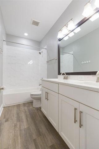 3621 W DE LEON STREET, Tampa, FL 33609