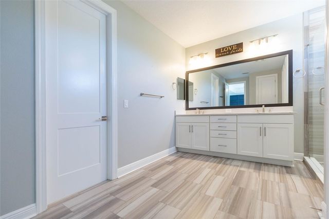 3621 W DE LEON STREET, Tampa, FL 33609