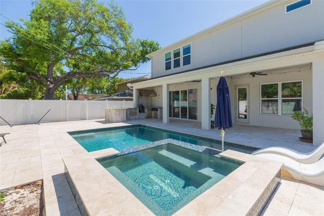 3621 W DE LEON STREET, Tampa, FL 33609