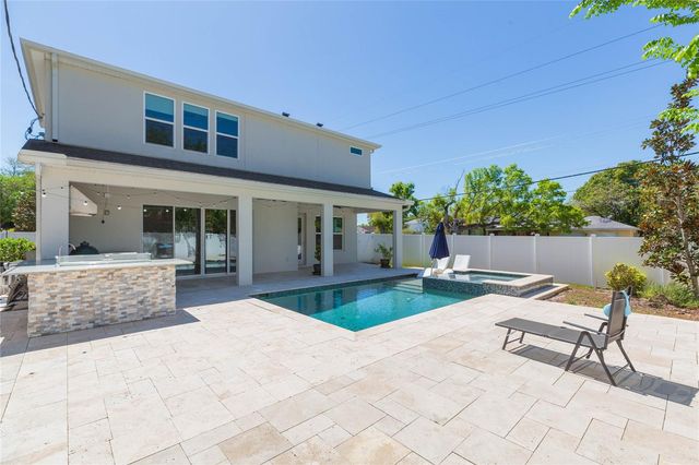 3621 W DE LEON STREET, Tampa, FL 33609