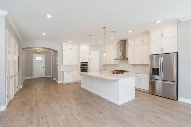 3621 W DE LEON STREET, Tampa, FL 33609