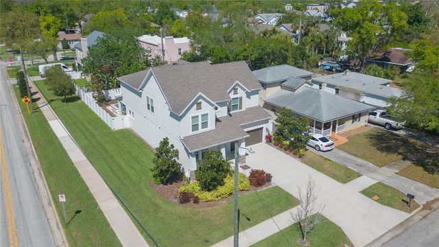 3621 W DE LEON STREET, Tampa, FL 33609