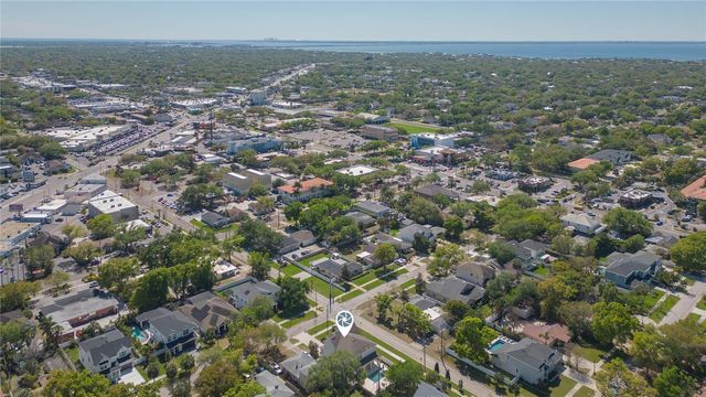 3621 W DE LEON STREET, Tampa, FL 33609