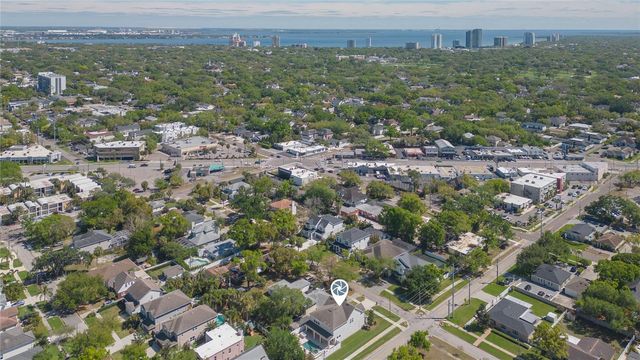 3621 W DE LEON STREET, Tampa, FL 33609