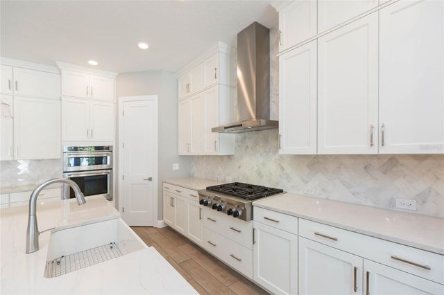 3621 W DE LEON STREET, Tampa, FL 33609