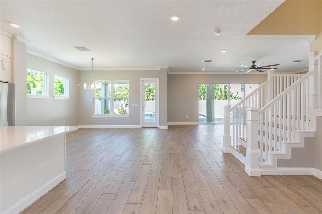 Image 12 of property listing at 3621 W DE LEON STREET, Tampa, FL 33609