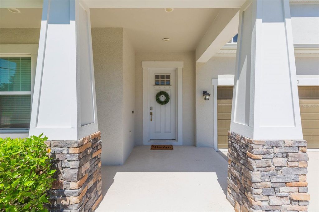 Image 3 of property listing at 3621 W DE LEON STREET, Tampa, FL 33609