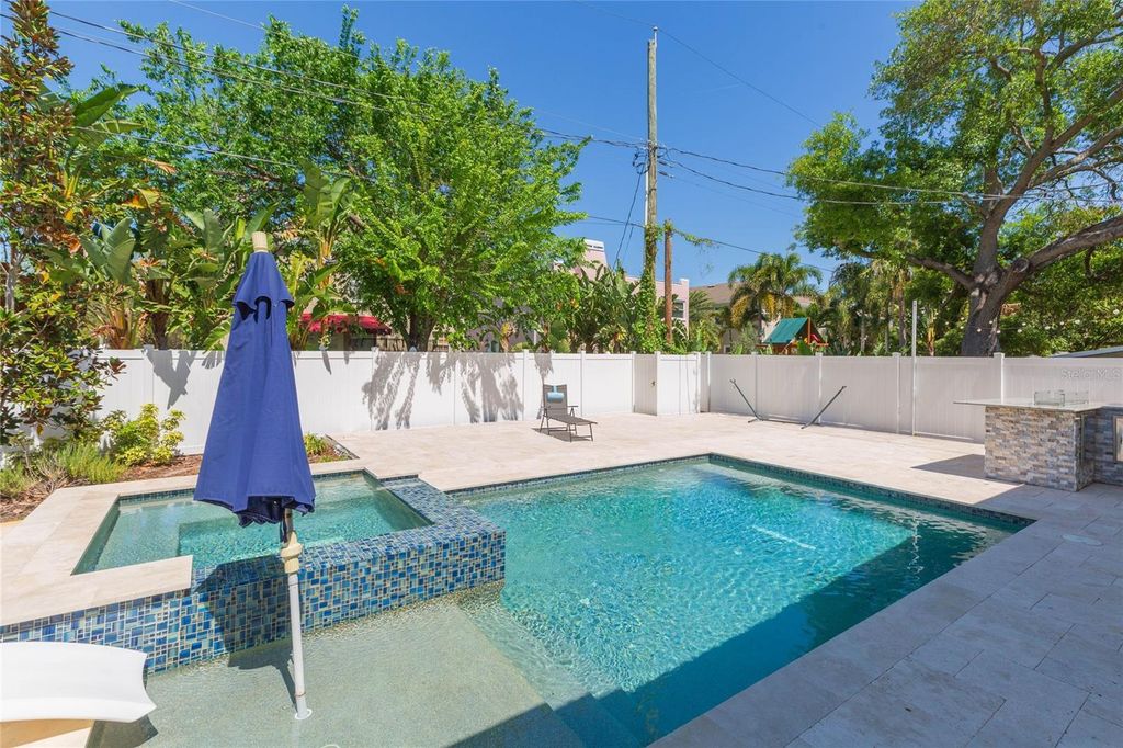 Image 46 of property listing at 3621 W DE LEON STREET, Tampa, FL 33609