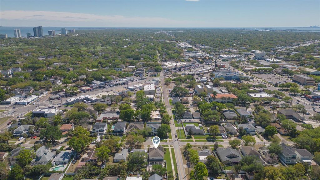 Image 69 of property listing at 3621 W DE LEON STREET, Tampa, FL 33609
