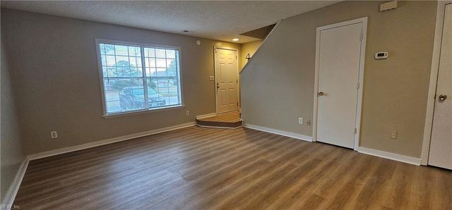 473 Gary Ave Apt 104, Virginia Beach, VA 23454