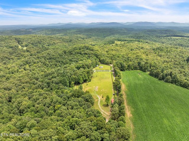 351 Zac Rd, Sunbright, TN 37872