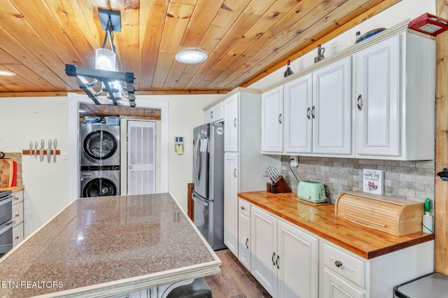 351 Zac Rd, Sunbright, TN 37872