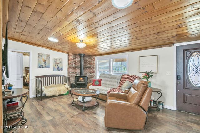 351 Zac Rd, Sunbright, TN 37872