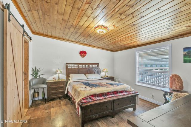 351 Zac Rd, Sunbright, TN 37872