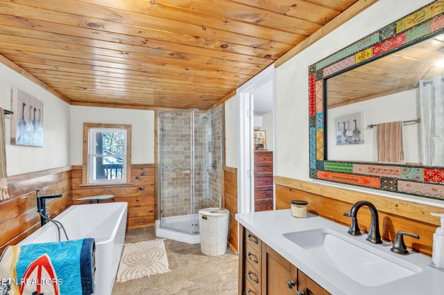 351 Zac Rd, Sunbright, TN 37872