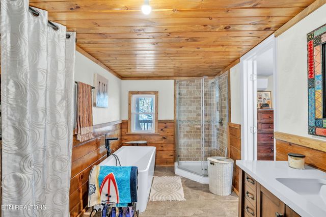 351 Zac Rd, Sunbright, TN 37872