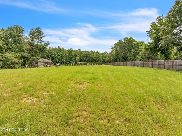 351 Zac Rd, Sunbright, TN 37872