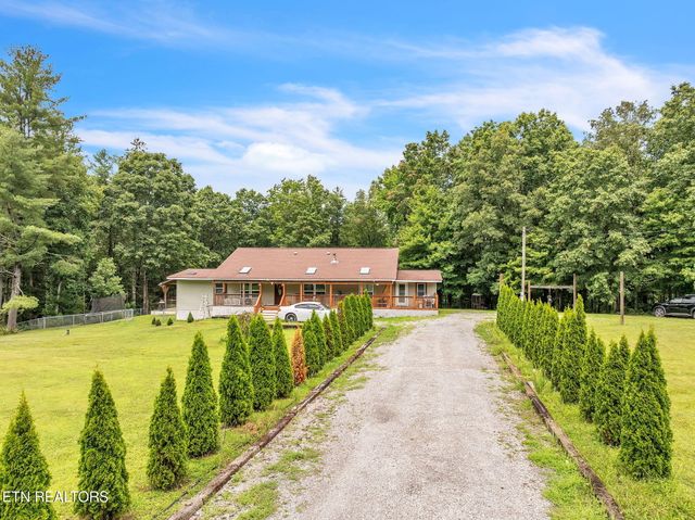 351 Zac Rd, Sunbright, TN 37872