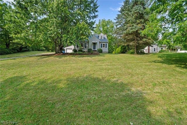 2134 Plymouth Drive, Uniontown, OH 44685