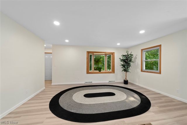 2134 Plymouth Drive, Uniontown, OH 44685