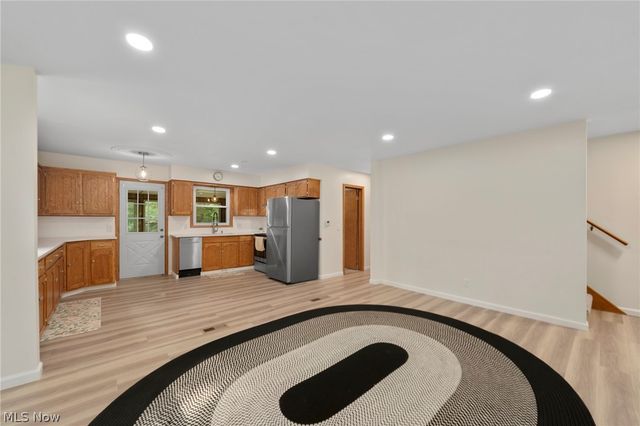 2134 Plymouth Drive, Uniontown, OH 44685