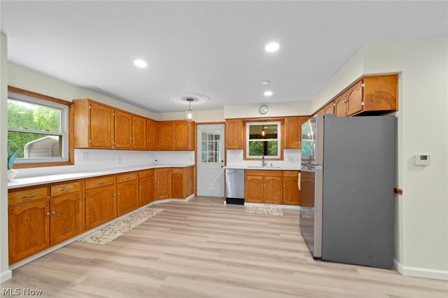 2134 Plymouth Drive, Uniontown, OH 44685