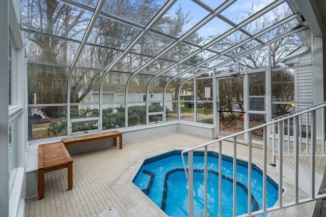 26 Walden Drive 4, Natick, MA 01760