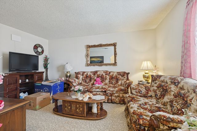 1902 Calais, San Antonio, TX 78224