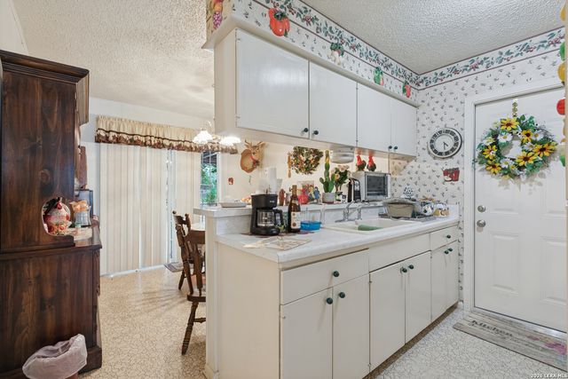 1902 Calais, San Antonio, TX 78224