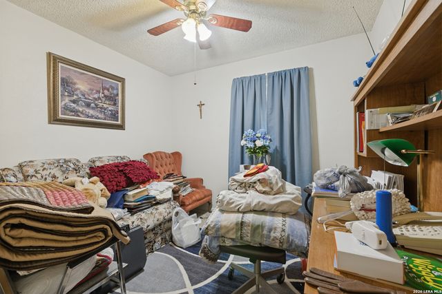 1902 Calais, San Antonio, TX 78224