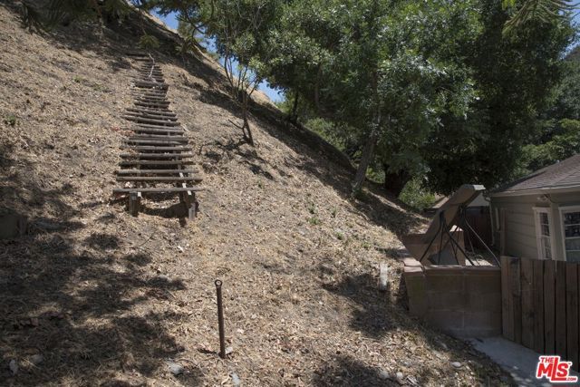 1023 Hollybush, Los Angeles, CA 90077