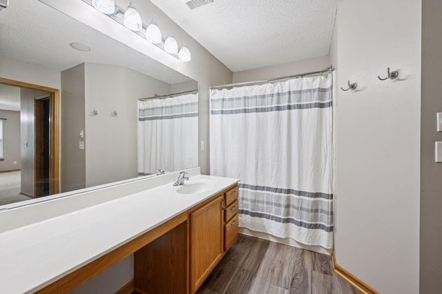 820 Princeton Avenue, Shakopee, MN 55379