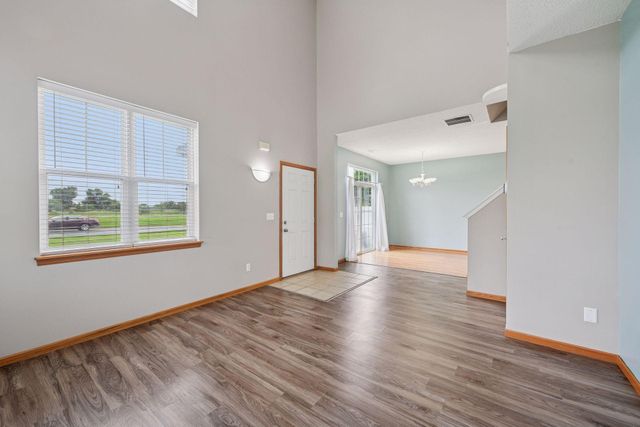 820 Princeton Avenue, Shakopee, MN 55379