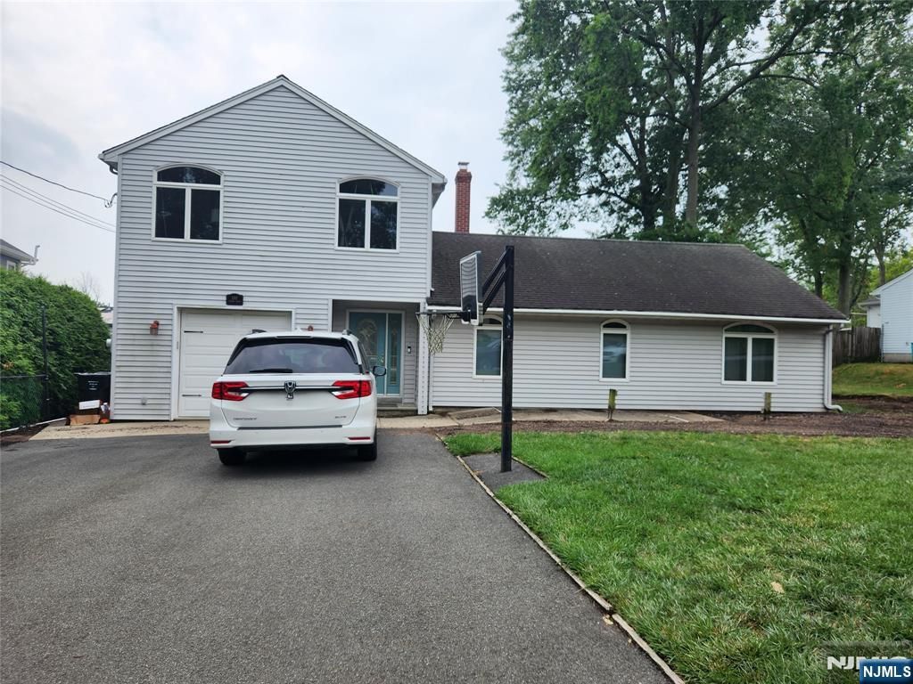 150 Thomas Drive, Paramus, NJ 07652