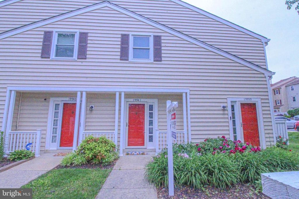 Image 1 of property listing at 19941 APPLEDOWRE CIR #102, Germantown, MD 20876