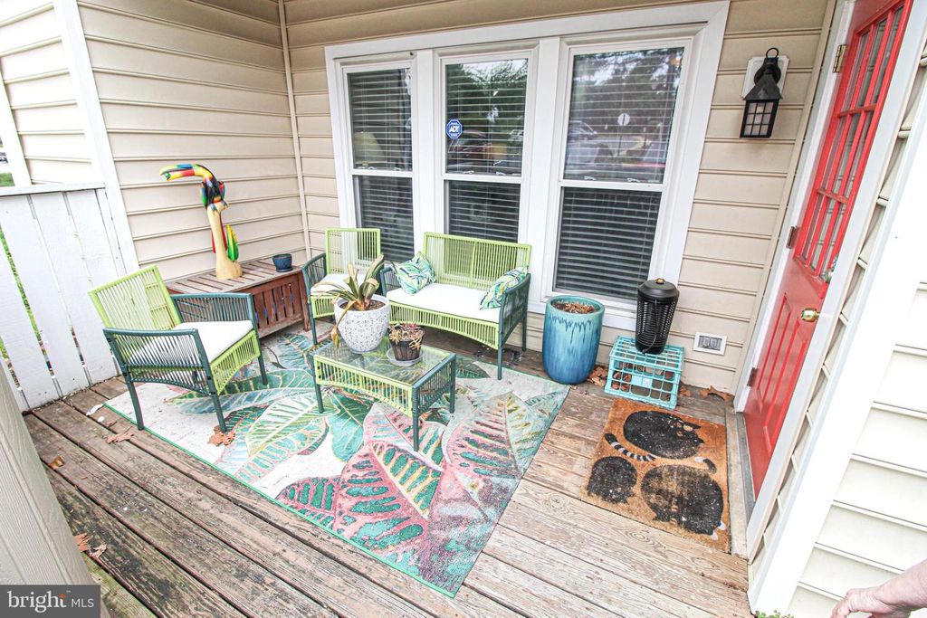 Image 23 of property listing at 19941 APPLEDOWRE CIR #102, Germantown, MD 20876