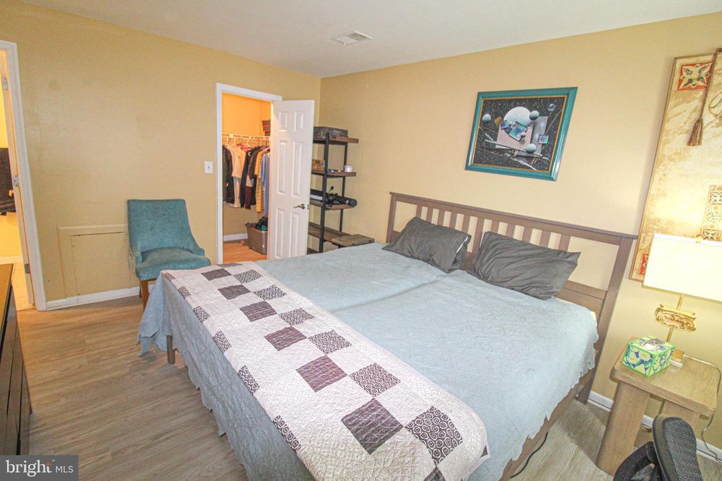 Image 31 of property listing at 19941 APPLEDOWRE CIR #102, Germantown, MD 20876