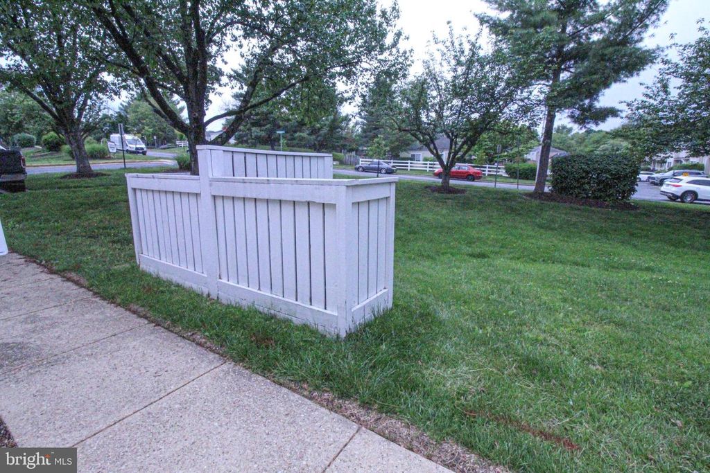 Image 5 of property listing at 19941 APPLEDOWRE CIR #102, Germantown, MD 20876