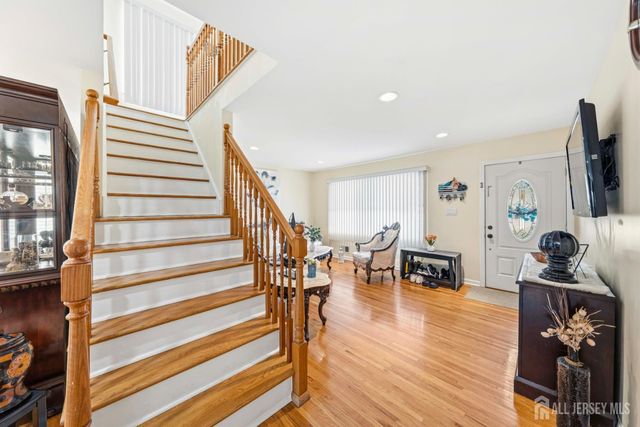 13 W 5th Avenue, Linden, NJ 07036