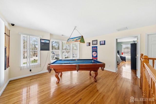 13 W 5th Avenue, Linden, NJ 07036
