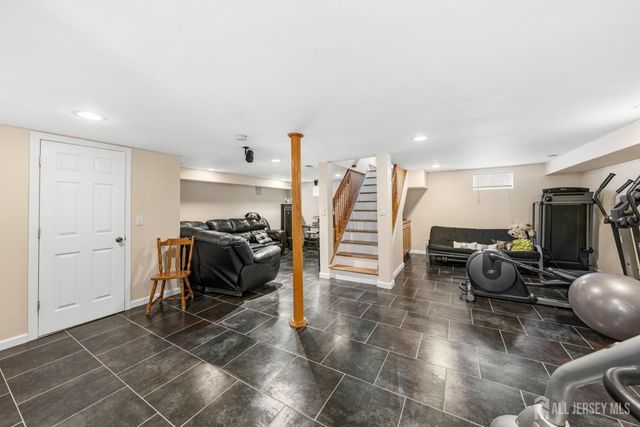 13 W 5th Avenue, Linden, NJ 07036