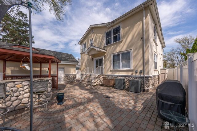 13 W 5th Avenue, Linden, NJ 07036
